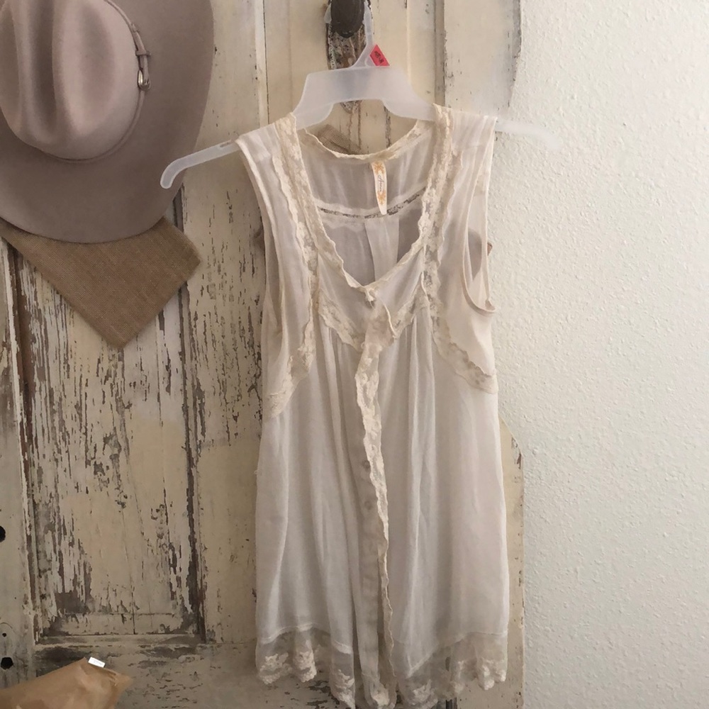 Adiva sheer lacy sleeveless top
